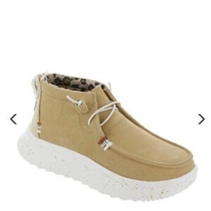 Hey Dude Wendy Peak Hi Suede Women's Tan Size 7 NEW